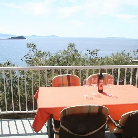 Apartment Ratak House