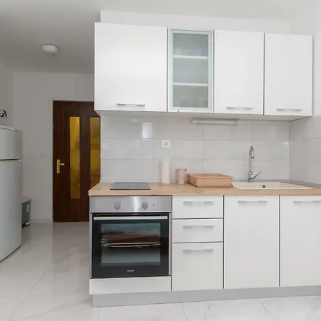 Apartment Ratak House