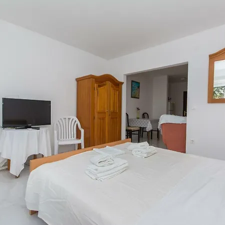 Apartment Ratak House