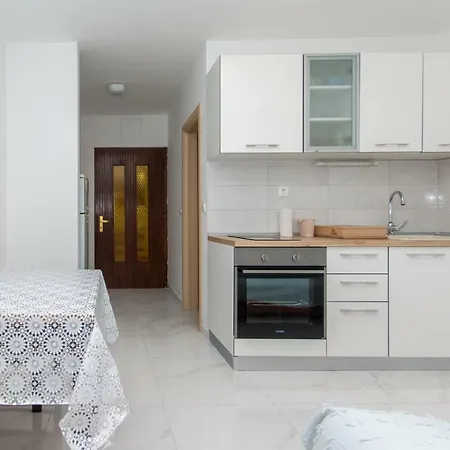 Ratak House
