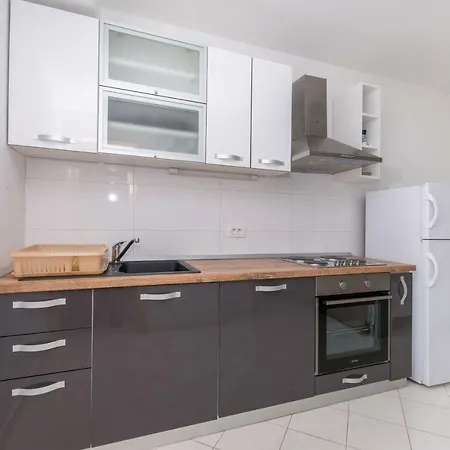 Appartamento Ratak House *