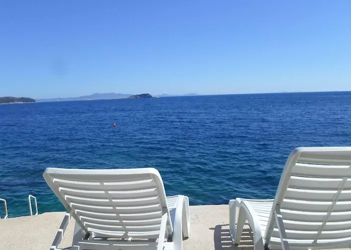 דירה Ratak House פריזבה