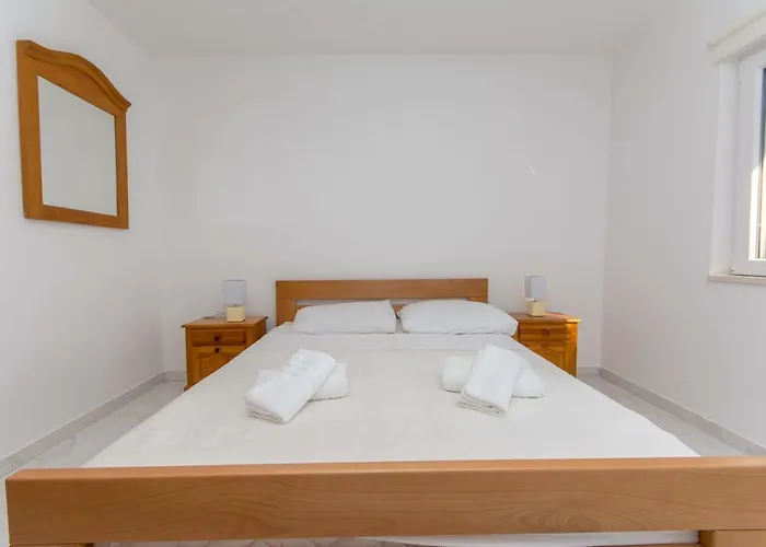 דירה Ratak House פריזבה